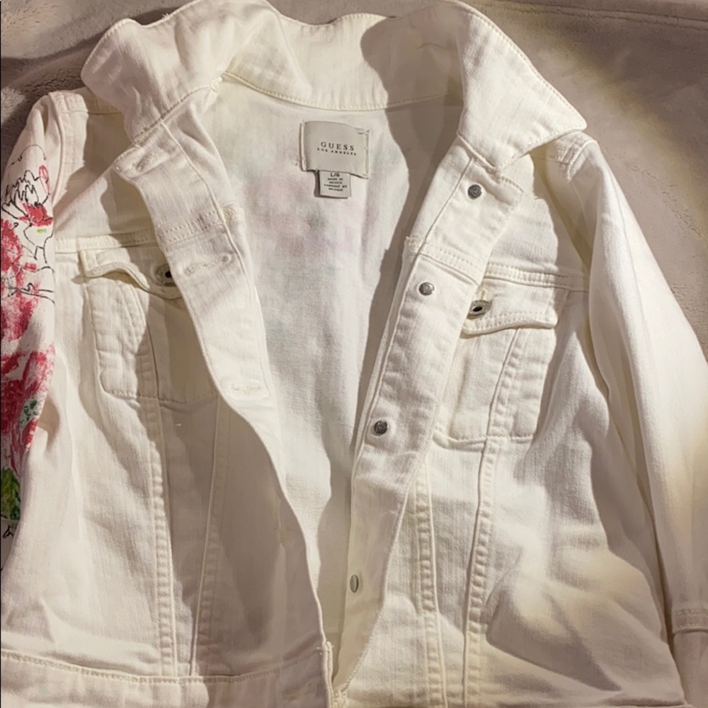 White Jacket 🧥Guess